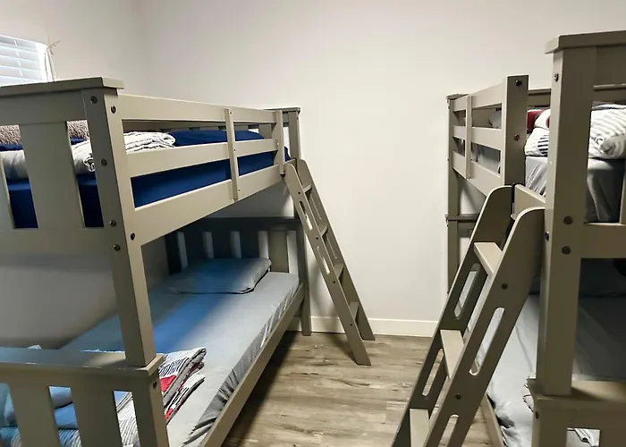 Cheers Hostel
